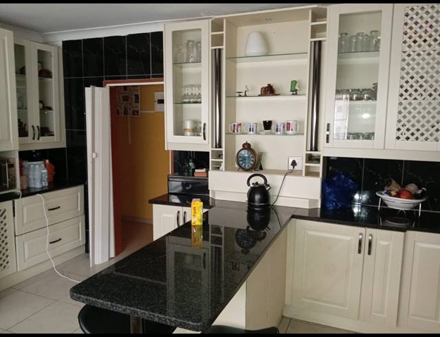 3 BEDROOM HOUSE FOR SALE IN ORANJEVILLE
